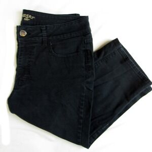 Riders by Lee Capris Black Embellished Back Pocket Women's Size 12M